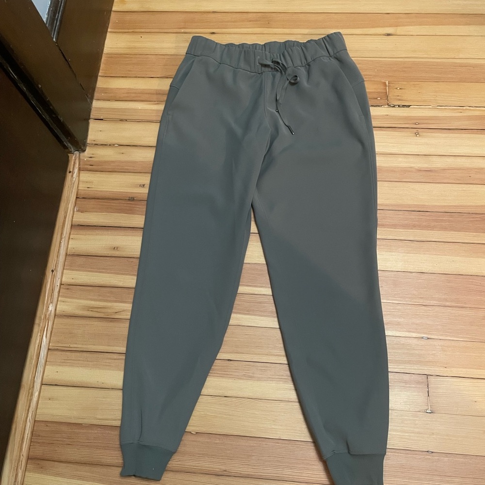 Lululemon Joggers size 6